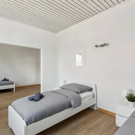 Monteur - Fuer Bis Zu 4 Personen In 65462 - Gg15