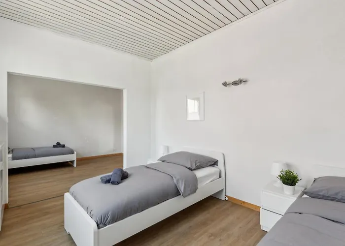 Monteur - Fuer Bis Zu 5 Personen In 65462 - Gg15